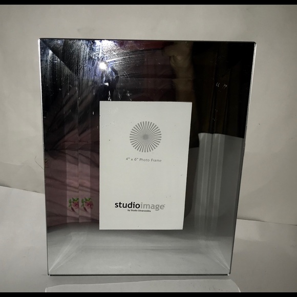 New Studio Silversmiths Bevelled Mirror Frame - Picture 8 of 8